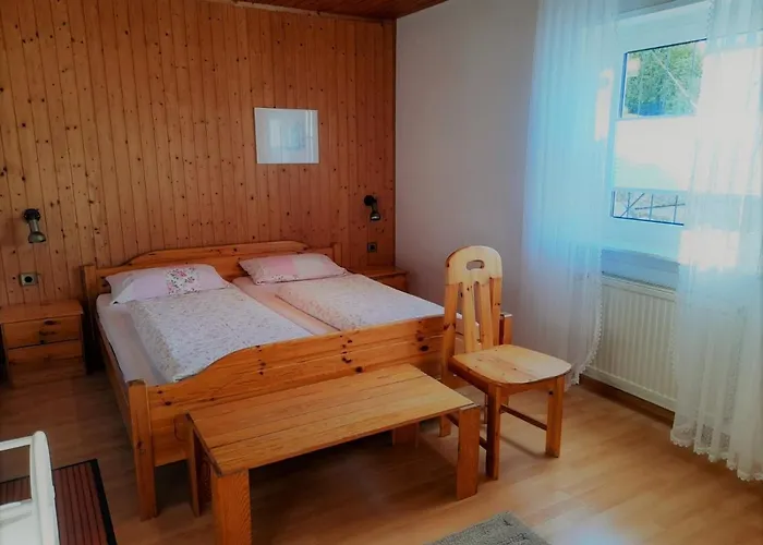 Апартаменты Haus Schaefer Менценшванд